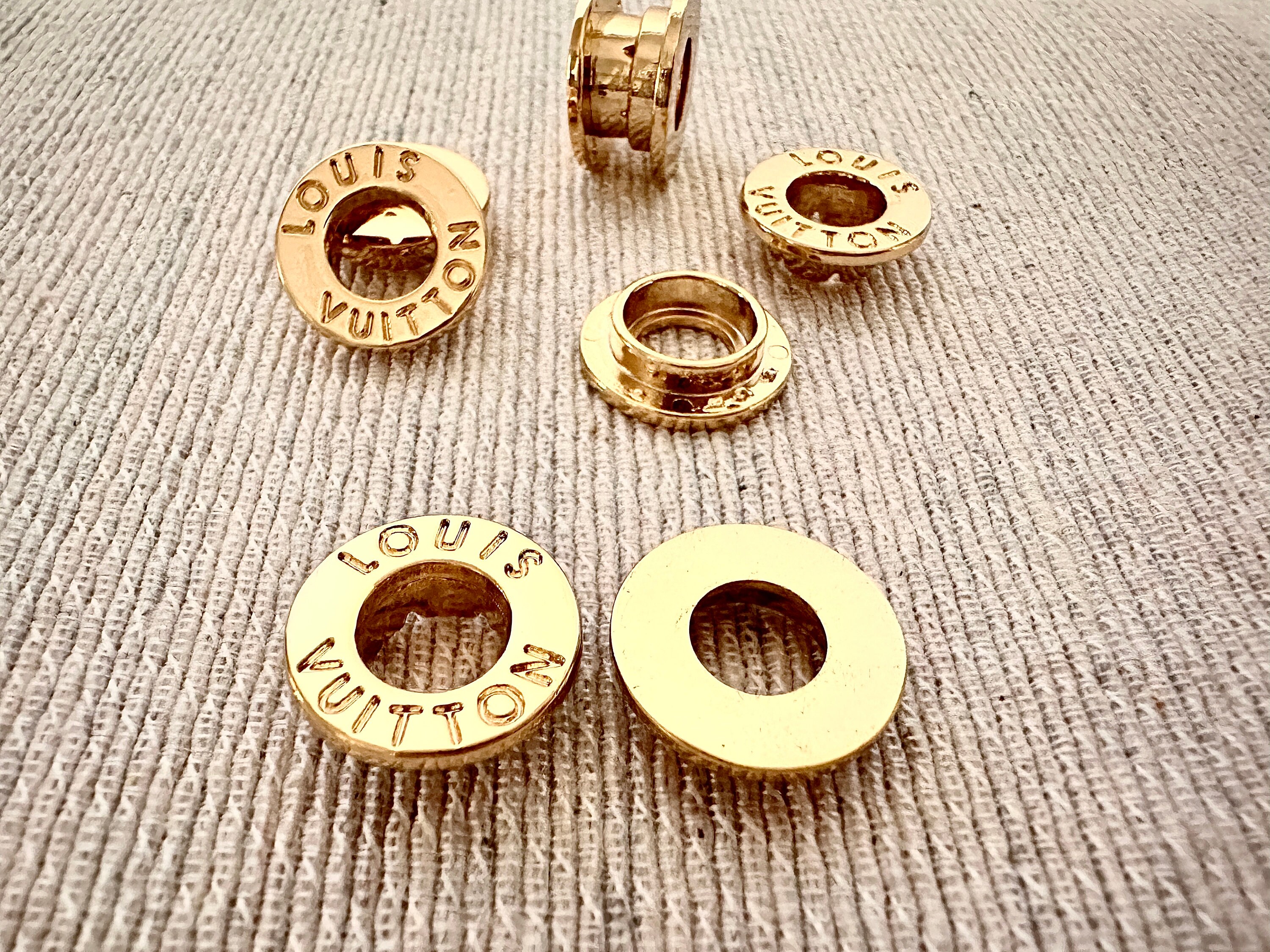 Lot 4 Vintage LV Gold Classic Metal Buttons 17mm 0,67 inch Louis Vuitton