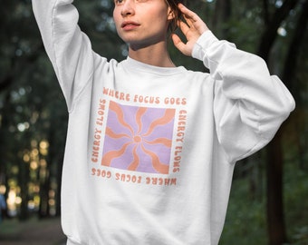 Organic Surfer Girl T-Shirt | where focus goes energy flows - Organic Oversize Sweatshirt