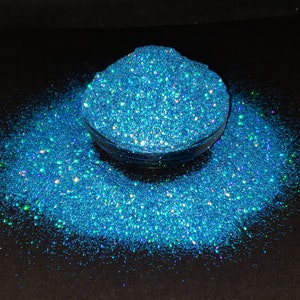 Lilies of Loretta éclats de diamant bleu clinquant holographique paillettes polyester gobelet artisanat maquillage