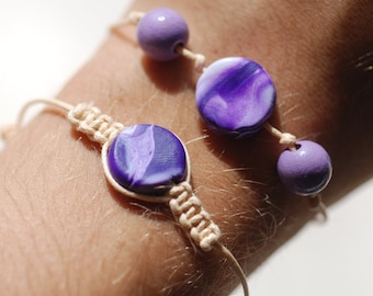 Braccialetti con perlina viola con sfumature bianche in argilla polimerica, handmade, braccialetto dell'amicizia con cinturino regolabile