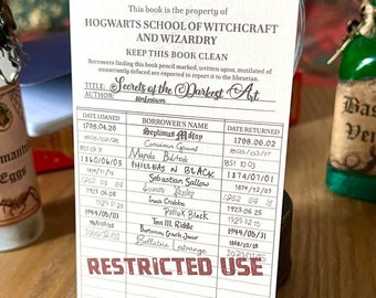 Segnalibro Wizard World | Tessera della biblioteca Scuola di magia Arti oscure | Segnalibro del lettore | Regalo per topi di biblioteca | Tessera della biblioteca di magia nera