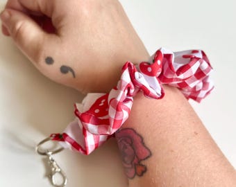 Stretchy Scrunchie Wristlet Keychain - Large Strawberries & Gingham