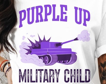 軍人の子供 SVG PNG、紫色の軍人の子供、クリカット昇華デザイン、印刷可能な SVG PNG、紫色の上の SVG PNG、軍人の子供 SVG PNG