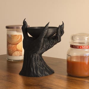 Candelabro de garra de monstruo: decoración gótica de Halloween para velas de tres mechas