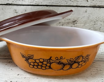 Pyrex Old Orchard Casserole Dish Vintage 043 Brown Gold Ceramic Dish with Lid 1.5 quart