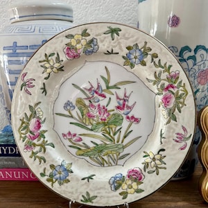 Vintage Chinese Chinoiserie Plate | Palm Beach style| Wall Decor| | Hand painted| Porcelain Floral Collector Plate