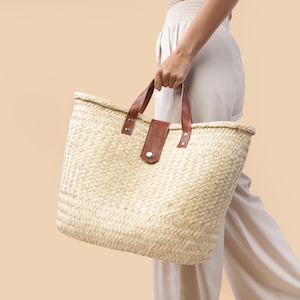 Beach Bag Hand made, Market Basket bag, Mexican Basket straw bag with leather handles, wicker basket with handle