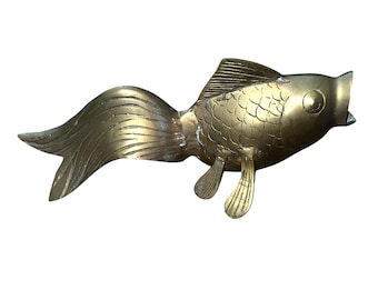 Midcentury Messing Koi Fisch Pflanzgefäße - Schwere Patina - Chinoiserie-Stil - Palm Beach Regency Dekor - Offene Fischstatue - Hollywood Regency