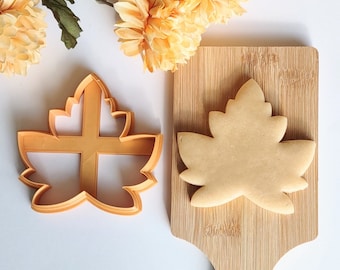 Leaf Shaped Cookie Cutter,  Autumn Leaf Cookie Cutter, Large Clay Cutter, Maple Leaf Clay Cutter, Fall Cookie Cutter