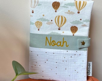 Protège carnet de santé personnalisé garçon,fille / protège carnet de santé prénom / housse de carnet / montgolfières / cadeau de naissance