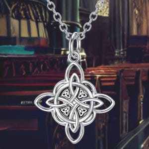 Witches&#39; Celtic Knot Necklaces Celtic Triquetra Knot Necklace