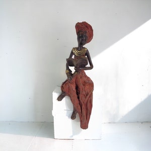 Bronze sculpture Femme qui lit by Hamed Nikiema 16 or 23 cm handmade in Burkina Faso image 5