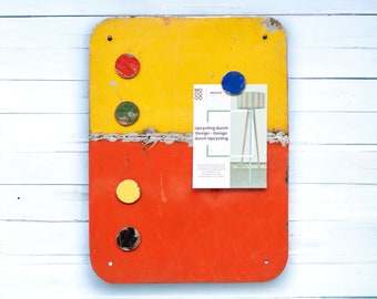 Magnetboard Magnetic board made from recycled oil barrels, with 5 colorful magnets | Upcycling made in Burkina Faso