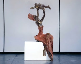 Bronze sculpture "Flying Baby" by Karim Sana | 15cm | handmade in Burkina Faso