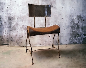 Sitzbank mit Lehne "Nisa Tabru" Unikat Altmetall Altholz | Upcycling handmade in Burkina Faso