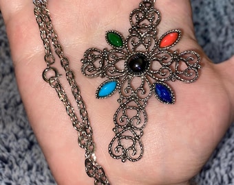 Avon "Romanesque" silver cross pendant necklace (1972)
