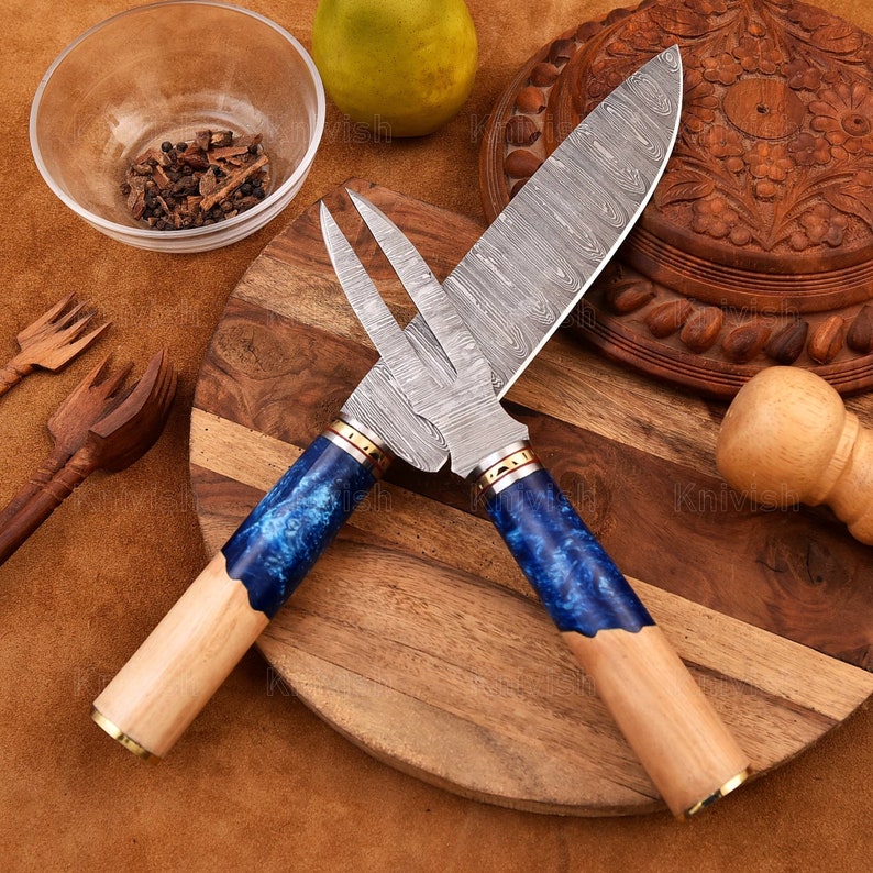 bbq knives set 
fork chef knife bbq fork steak knives bbq stea Damascus steel knives Handmade knives
Home bbq
Grilling knives grill  bbq lovers steak  beef,barbeque yummy brisket  ribs,set Wedding gift Hand made knife Thanksgiving gift Christmas gift
Precision forged Damascus steel blade paired with a matching meat fork for clean, thin slices.
long, narrow blade designed for slicing large cuts like roasts, turkey, ham
A carving fork two-tined fork that holds the meat steady while you carve