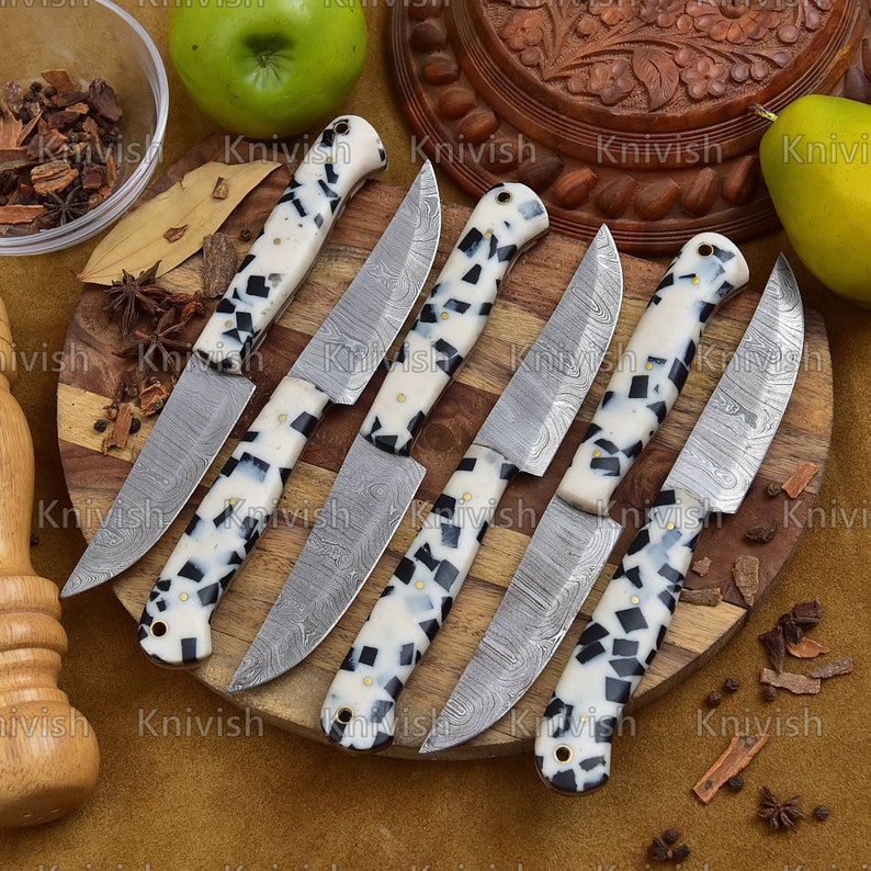 Handmade steak knives set 
Damascus Steel Steak Knives 
TABLE KNIVES 
Sharp edge knives 
bbq accessories
Grilling Knives 
Gift for Him
Gift for Her 
Groomsmen Gifts
Wedding Gifts 
Handmade Knives
Birthday Gifts
Thanksgiving Gifts
Christmas Gifts