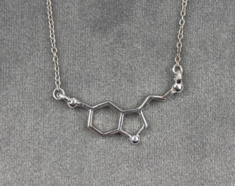 Collier en argent avec molécules de sérotonine | Pendentif scientifique | Cadeau scientifique sur la chimie de la dopamine | Bijoux scientifiques | Pendentif Chimie | Cadeau pour elle