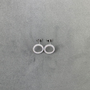 Clous d'oreilles ronds Puces d'oreilles petit cercle Boucles d'oreilles rondes Boucles d'oreilles minimalistes Boucles d'oreilles cercle éblouissantes polyvalentes Cadeau pour elle image 3