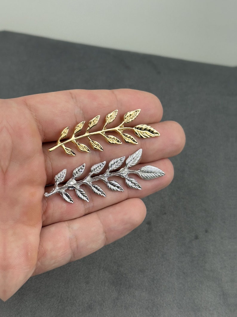 Gouden of zilveren bladbrochespeld Unieke gouden sieraden Minimalistische broche Oude Griekse bladpin Bay Leaf veiligheidsbroche Blad broche afbeelding 1