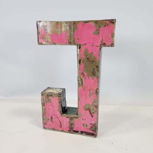 Letra "J" hecha de barriles de petróleo reciclados | 22 o 50 cm | diferentes colores