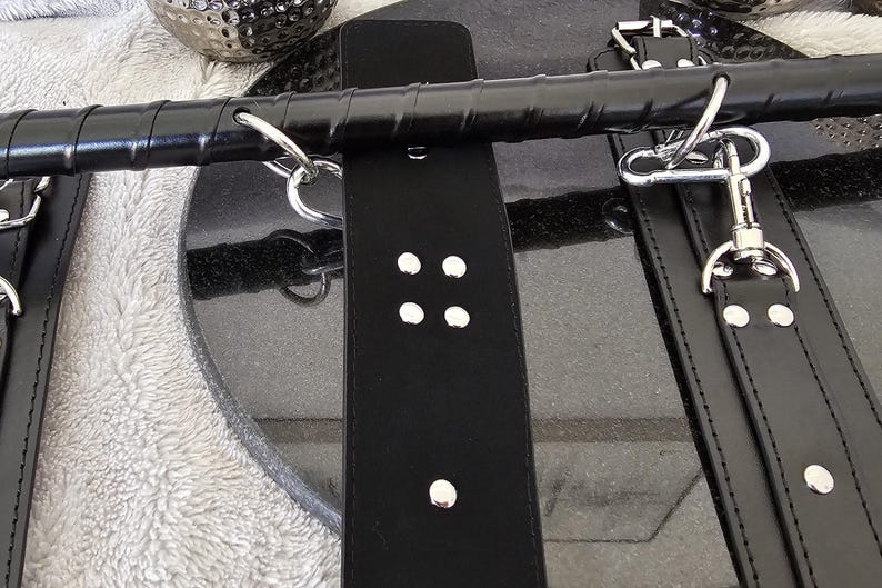 BDSM Spreader Bar With Leather Hand / Ankle Cuffs Bondage