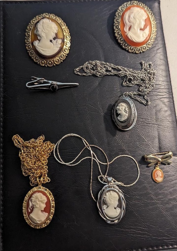 Vintage Mixed Lot of 7 Cameo's ( Only 1 in Stock )