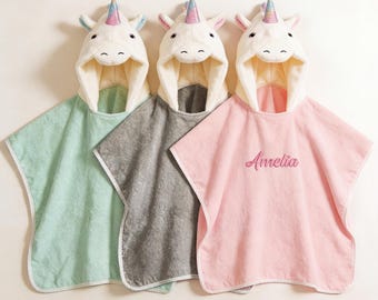 Poncho personnalisé de serviette à capuche licorne pour enfants, poncho de plage pour bain de bain, serviette à séchage rapide, cadeau licorne avec nom personnalisé