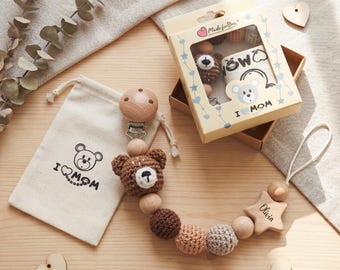 Gehäkelte Tier Schnullerkette mit Beutel und Box - Baby Geschenkset aus Holz