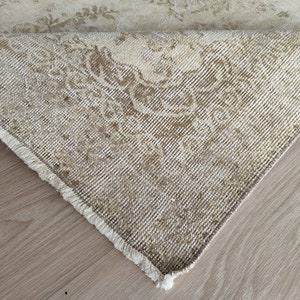 Handmade Beige Oushak Rug: 6x10 Vintage Turkish Wool Rug