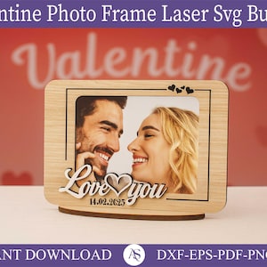 Peut inclure: Cadre photo en bois pour la Saint-Valentin avec une photo d'un couple. Le cadre porte les mots "Love you" et la date "14.02.2625". Le fond est rouge avec des cœurs et le mot "Valentine".