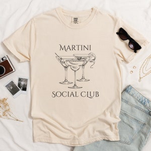 Martini Shirt, Comfort Colors, Girls Night Out shirt, Girl Dinner Gift, Gift for Her, Cocktail Shirt, Trendy Shirt, Oversized Crewneck