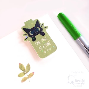 Holographic Magnetic Bookmark: Black Cat Page Keeper