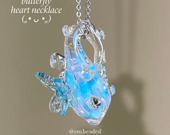 Blauw glazen hart met vlinderhanger verstelbare ketting, handgemaakte lampwork vlinder anatomisch hart glazen bedelsieraden, cadeau voor haar