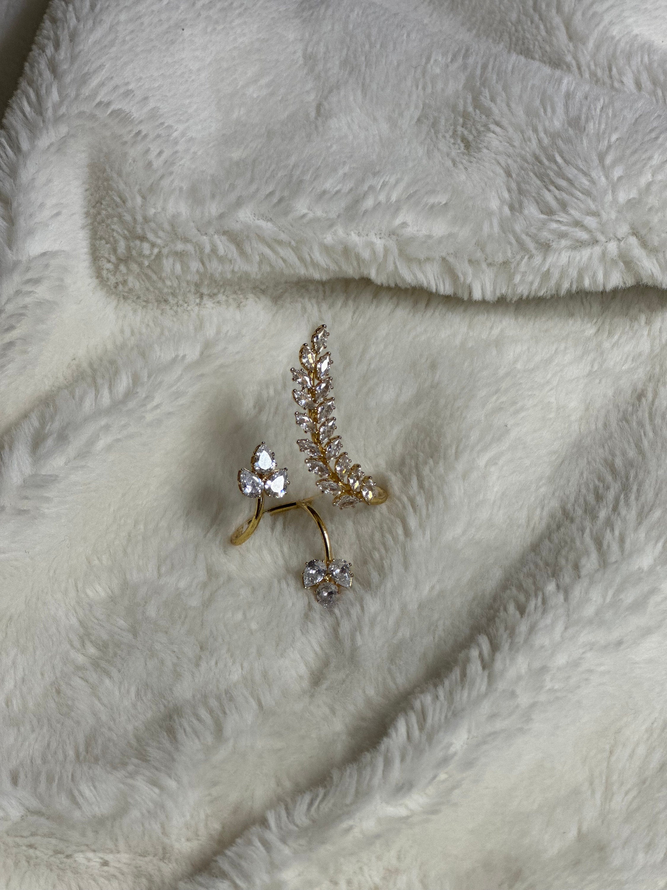 Two-Finger Statement Ring For Women - Adjustable Leaf Design With Cubic Zirconia, Open Cocktail Ring