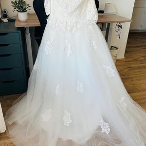 Elegant Off-Shoulder Lace Tulle Wedding Dress | White Bridal Ball Gown | Short Sleeve Lace Appliqué Gown size XL