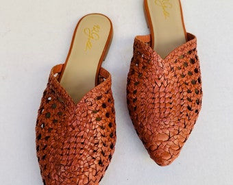Charmed Mecca Tan Woven Leather Pointed-Toe Flats 42 Gold