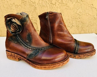 Vintage Socofy Distressed Rose Ankle Boots Leather size 8.5