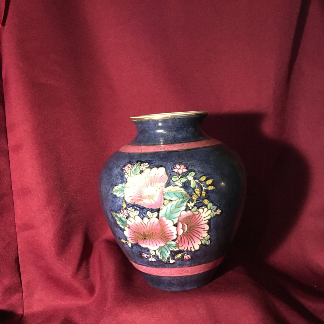 Vintage WBI Chinese Vase, Hand Painted, Chinese Floral Vase 9 Tall 7