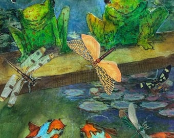 Mixed media collage kikkers en koi met libellen en Monet-motieven