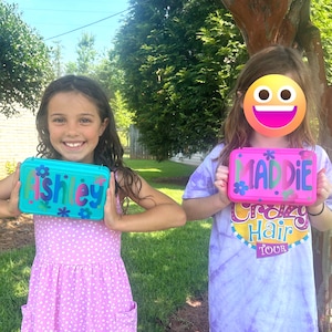 Gepersonaliseerde etui Schoolbenodigdheden Aangepaste doos voor knutselen Terug naar school Krijtpot Potlooddoos voor meisjes Kunstdoos Daisy Rainbow Knutseldoos