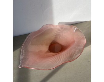 Vintage ‘Laslo for Mikasa pink satin art glass leaf shaped center piece bowl