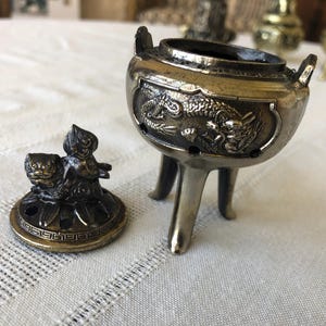 Foo Dog Incense Holder Gold, 1970s Foo Lion Cone Tripod Burner, EXCELLENT CONDITION, Pretty Patina, Buddhist Meditation, Made in Japan