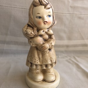 Vintage Ceramic Girl Figurine, MINT CONDITION, Fading Color German Girl, Little Girl Figure, Retro Kitsch Porcelain Girl, Hummel-Like, Japan