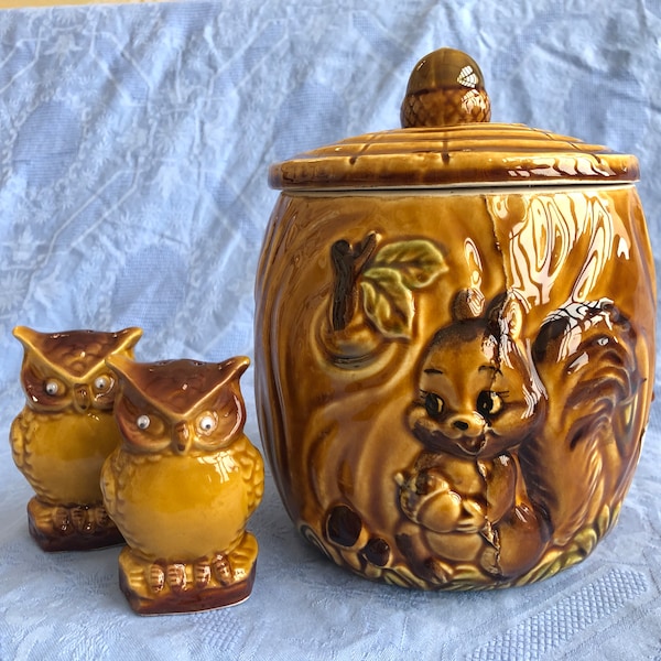 Cookie Jar & Shakers Vintage, 1960s Squirrel Gold Canister, Acorn Lidded Jar, OWL Salt and Pepper Shakers, Woodland Animals, Country Decor