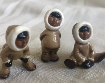 Vintage HAGEN RENAKER Miniature Eskimos, Polar Bear & Igloos, 1950-80s Midcentury Ceramics, 3 Poses of Alaskan Natives, Diorama, Japan