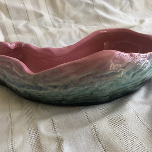 MCM Pottery Dish Planter, Hulls Pottery, Vintage Ceramic Catch All Dish, Trinket Tray, Pink Jewelry Dish, 1950s Planters, Pink and Blue