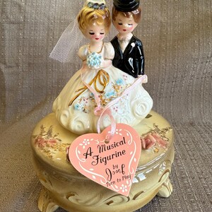 Musical JOSEF ORIGINALS Bridal March Figurine, MINT Condition, Porcelain Bride and Groom Music Box, 24K Gold Trim, Bridal Cake Topper, Japan