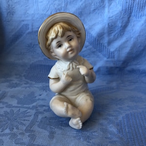Vintage porseleinen babyfiguurtje biscuit, NORCREST pianobabypop, keramische Kewpie jaren 1950, kraamcadeau, handgeschilderd, gemaakt in Japan